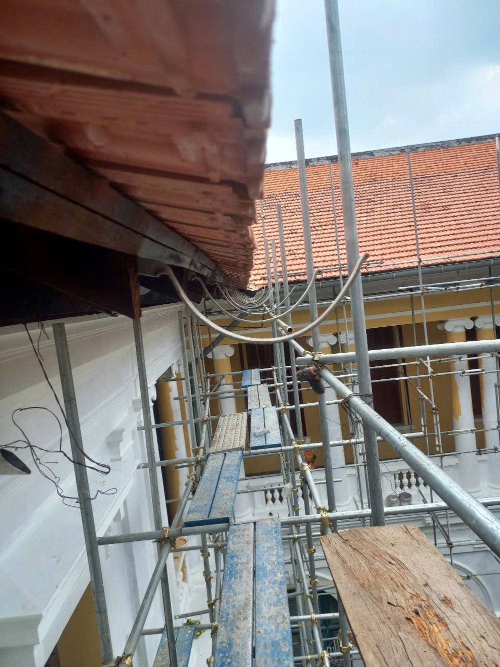 dịch vụ sửa máng xối tận nhà tại TpHCM 