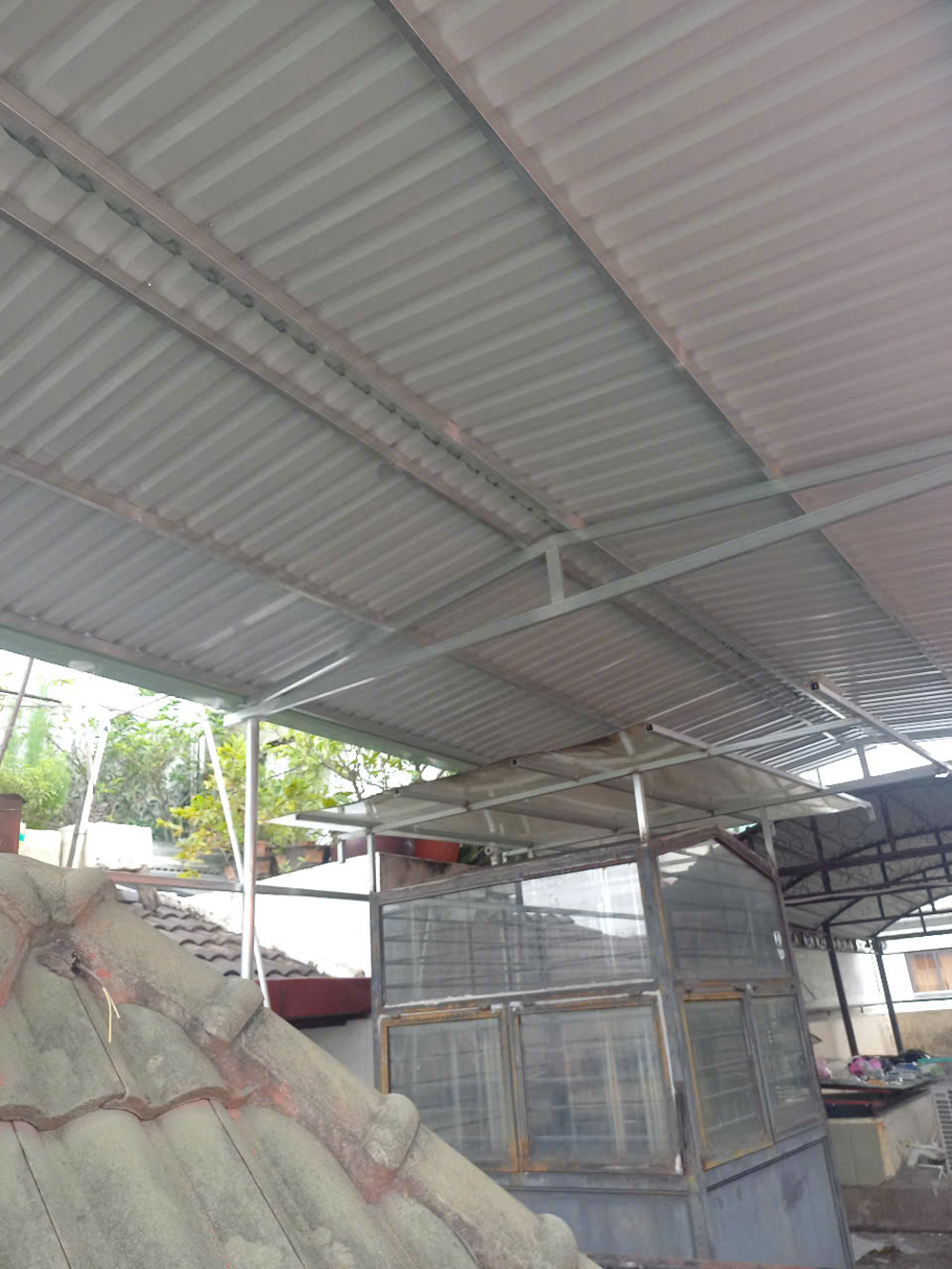 Lắp đặt mái nhà tiền chế tại quận 1