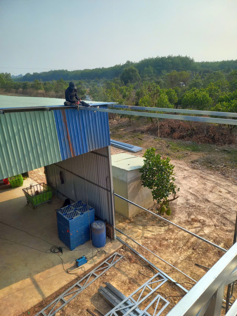 Lắp đặt mái nhà tiền chế tại quận 1