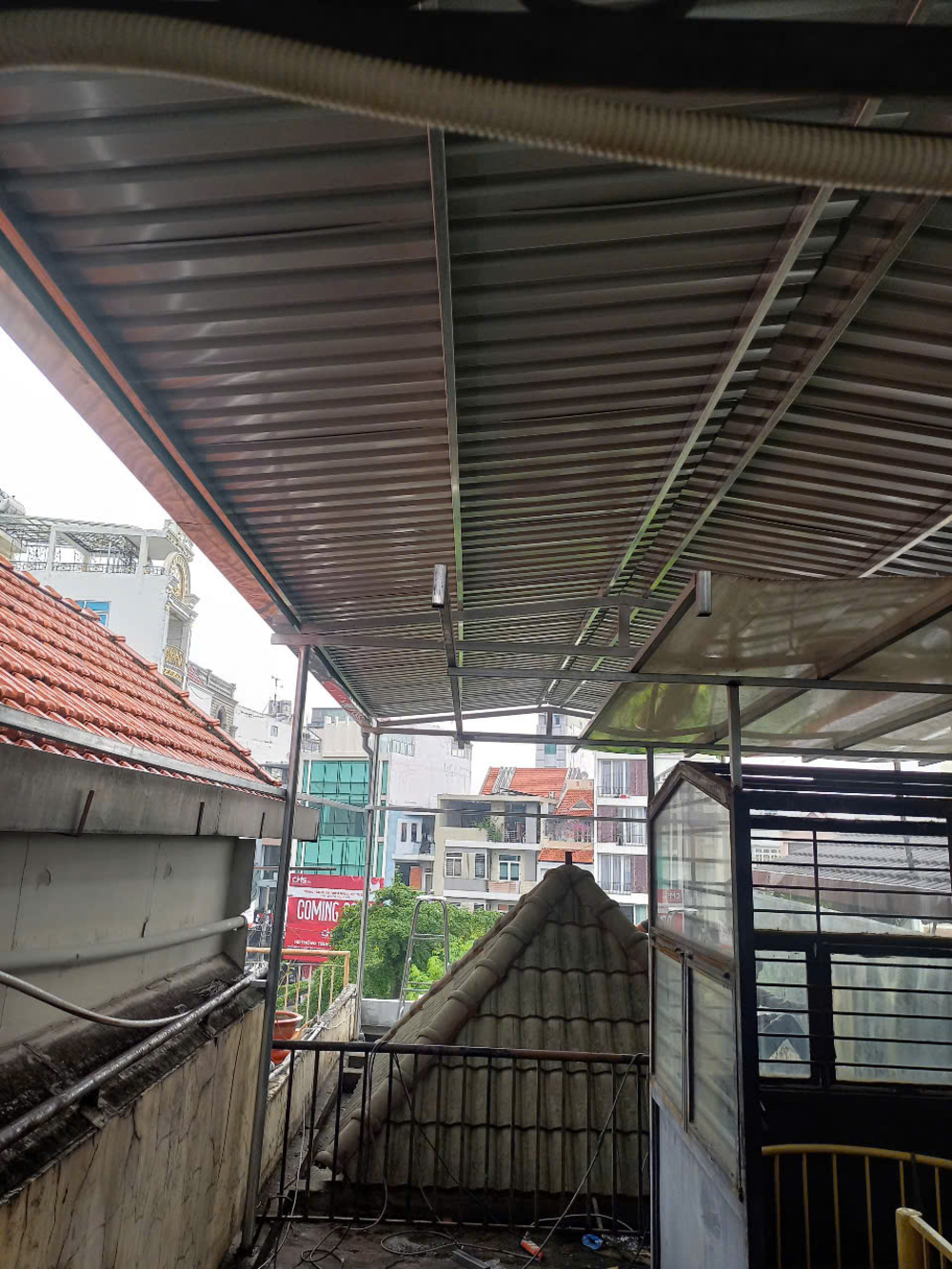 Lắp đặt mái nhà tiền chế tại quận 1