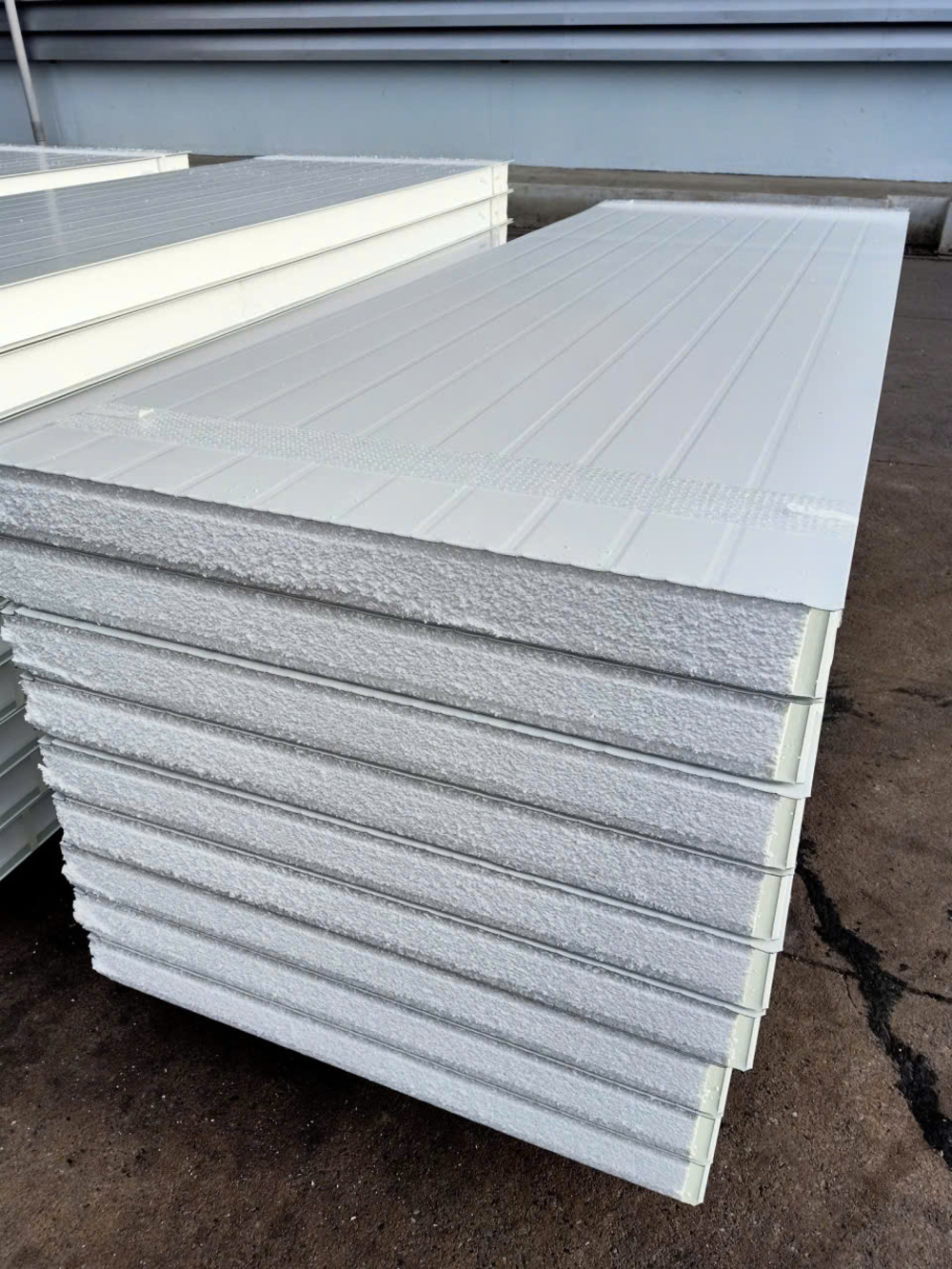 Lắp đặt tấm Panel cách nhiệt và ngăn phòng tận nhà tại TPHCM