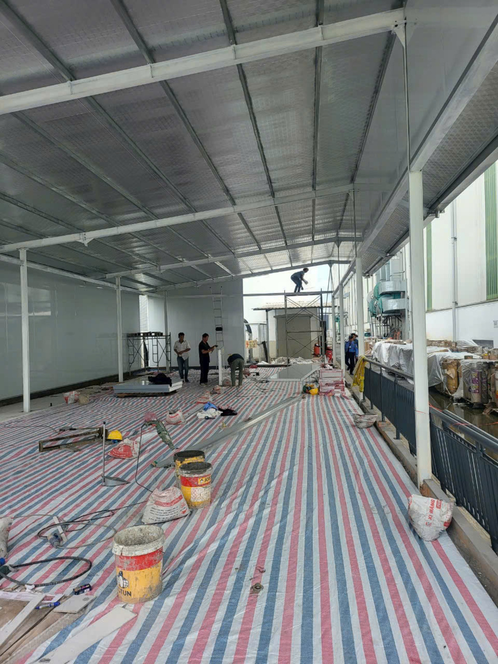 Lắp đặt tấm Panel cách nhiệt và ngăn phòng tận nhà tại TPHCM